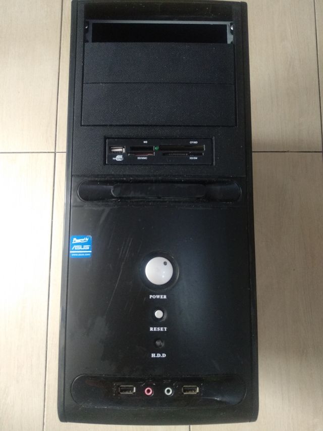 Torre per computer ASUS, colore nero