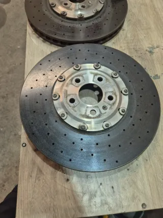 DISCOS DE FRENOS CERAMICOS Y PINZAS BREMBO DE AUDI