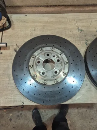 DISCOS DE FRENOS CERAMICOS Y PINZAS BREMBO DE AUDI