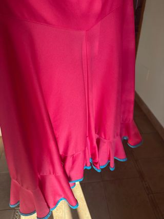 Falda flamenca rosa con volantes