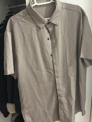 Camisa beige manga corta