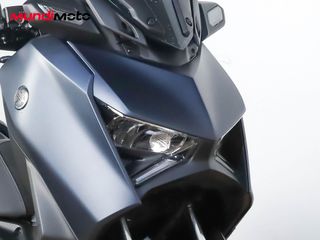 YAMAHA X-MAX 300 