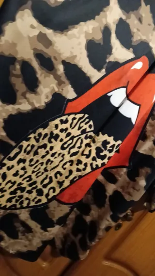 Camisa animal print con labios