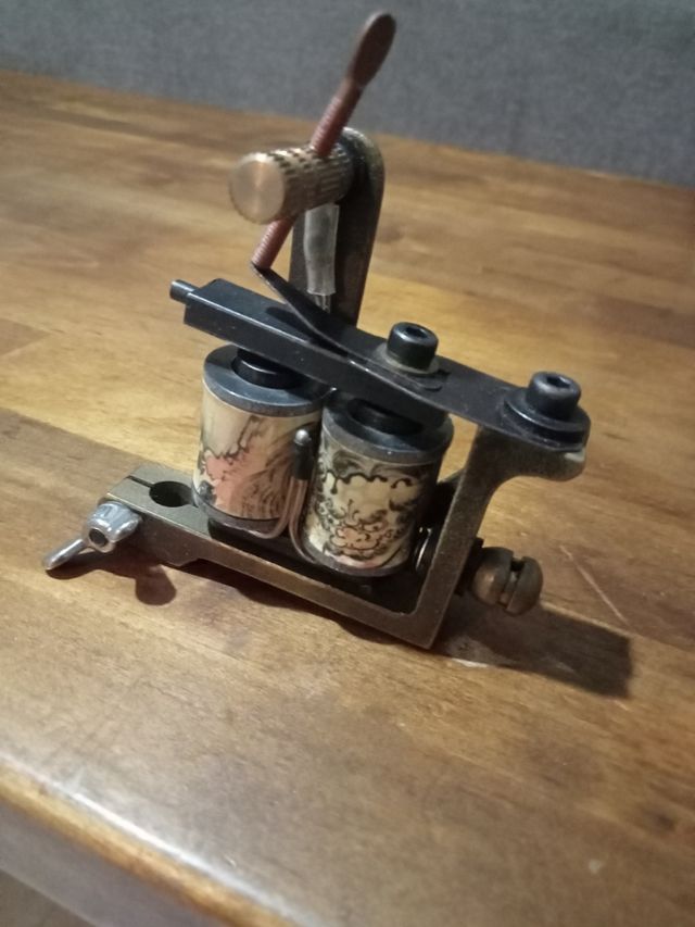 Máquina de tatuar japonesa