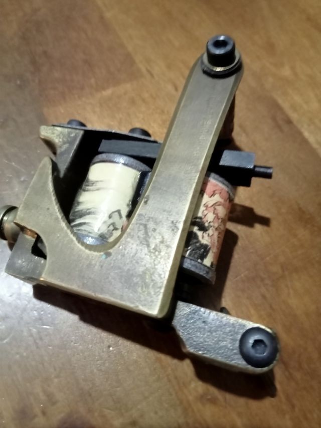 Máquina de tatuar japonesa