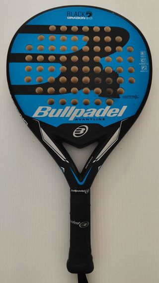 Pala de pádel Bullpadel Black Dragon 2.0 reparada