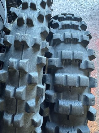 Juego Ruedas Enduro Motocross MITAS y DUNLOP