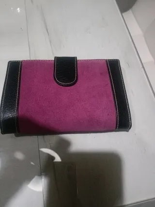 Elegante cartera piel y ante multifuncional