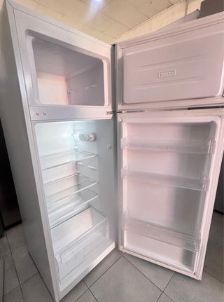 NEVERA DOS PUERTAS MARCA KUNFT EN BLANCO 
