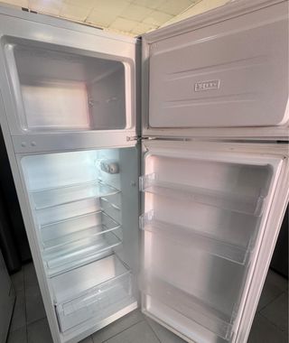NEVERA DOS PUERTAS MARCA KUNFT EN BLANCO 