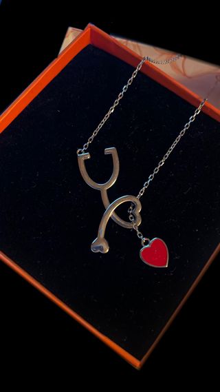 Collar Plata Flecha Corazón Rojo
