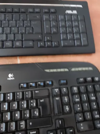 Teclados de ordenador negros