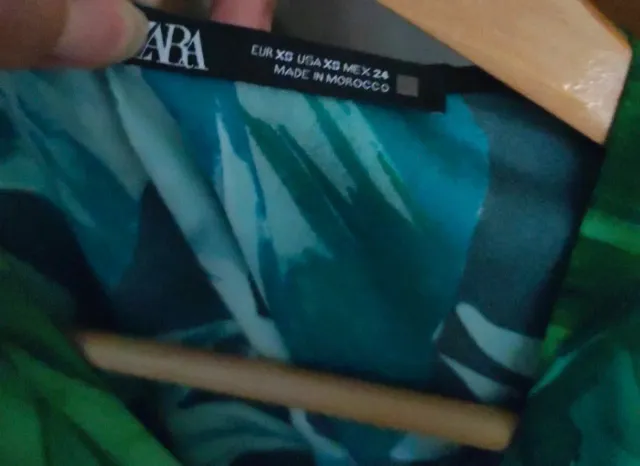 Mono Zara estampado hojas verde