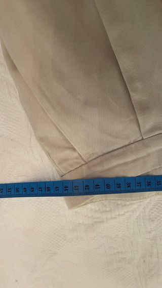 Pantalón de pinzas beige