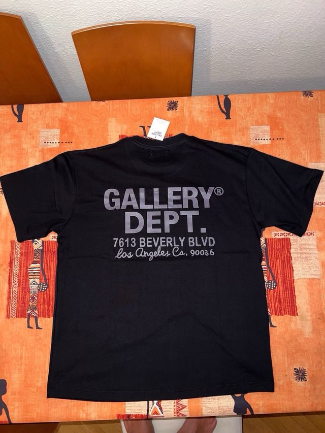 Camiseta Gallery Dept. Negra