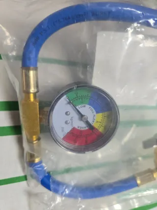Manguera Carga Aire Acondicionado con Manómetro
