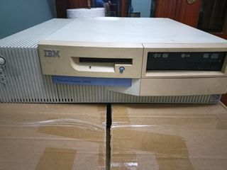 Ordenador IBM Personal Computer 300GL Retro