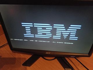 Ordenador IBM Personal Computer 300GL Retro