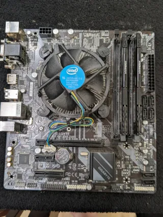 i5 9400F+Gigabyte B365M DS3H+Fuente 650W+16GB RAM 