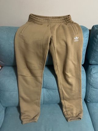 Pantalón chándal Adidas marrón