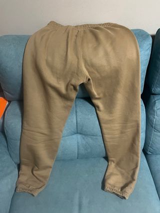 Pantalón chándal Adidas marrón