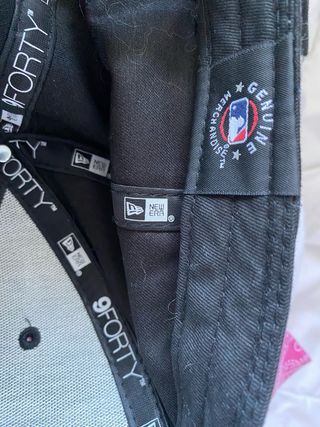 Gorra NY New Era 9FORTY Negra y Fucsia