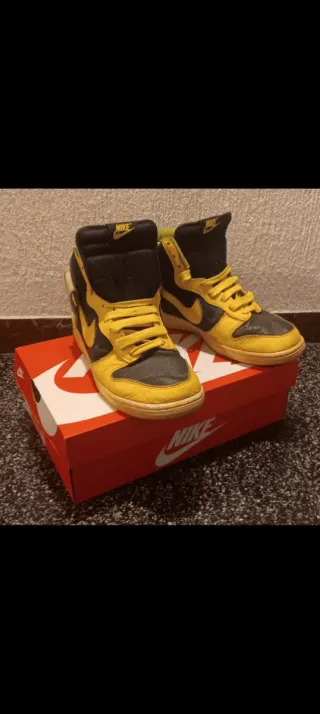 Zapatillas Nike Dunk High Negras y Amarillas