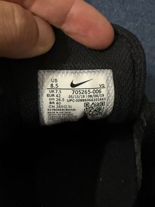 Nike SB Talla 42 Negras Blancas