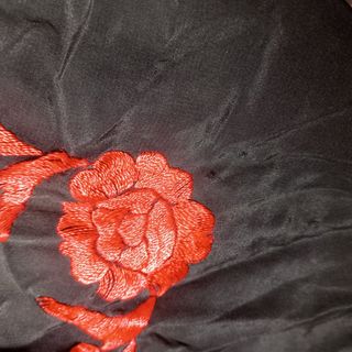 MANTÓN DE MANILA DE SEDA BORDADA INDUMENTARIA 