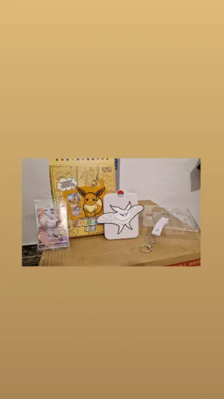 Carta Pokémon Eevee y Mothim