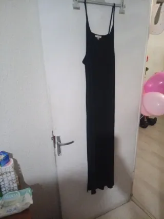 Vestido largo negro con líneas en relieve m .l