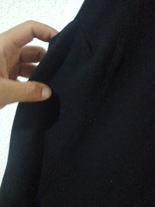 Vestido negro con ondulaciones Talla M