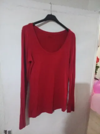 Jersey rojo manga larga elástico talla M