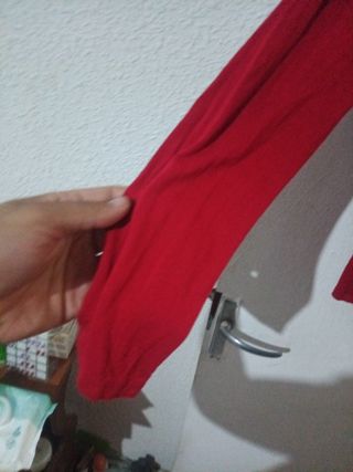 Jersey rojo manga larga elástico talla M