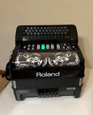Concertina Roland FR-18 Preto