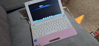 Portátil Asus modelo 1005PE