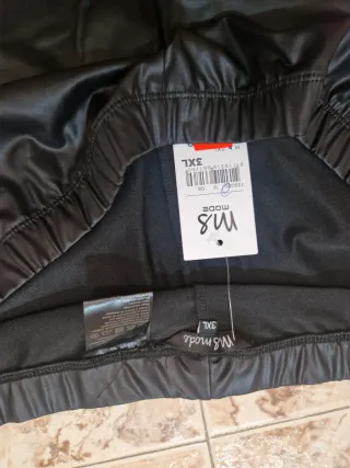 Pantalones negros con etiqueta. NUEVOS! Talla 3XL 