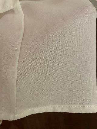 Blusa escote descubierto con encaje