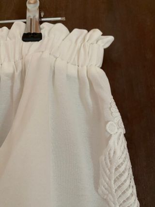 Blusa escote descubierto con encaje