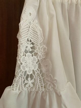 Blusa escote descubierto con encaje