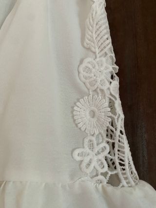 Blusa escote descubierto con encaje