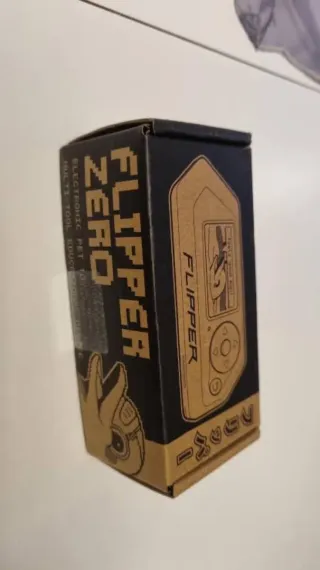 Caja Flipper Zero + Antena NRF24 + Cableado