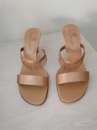 Sandalias doradas Jaime Mascaro