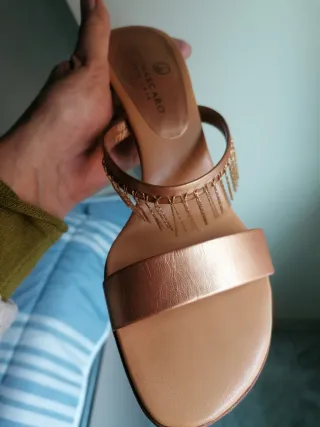 Sandalias doradas Jaime Mascaro