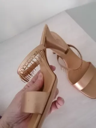 Sandalias doradas Jaime Mascaro