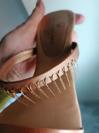 Sandalias doradas Jaime Mascaro