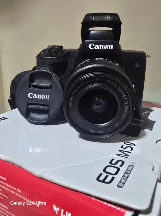 Canon EOS M50 Cámara Mirrorless + Bolso