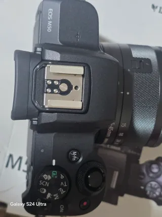 Canon EOS M50 Cámara Mirrorless + Bolso