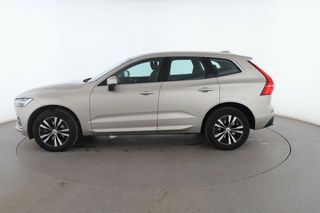 Volvo XC60 2.0 B4 Momentum 2WD
