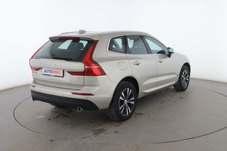 Volvo XC60 2.0 B4 Momentum 2WD